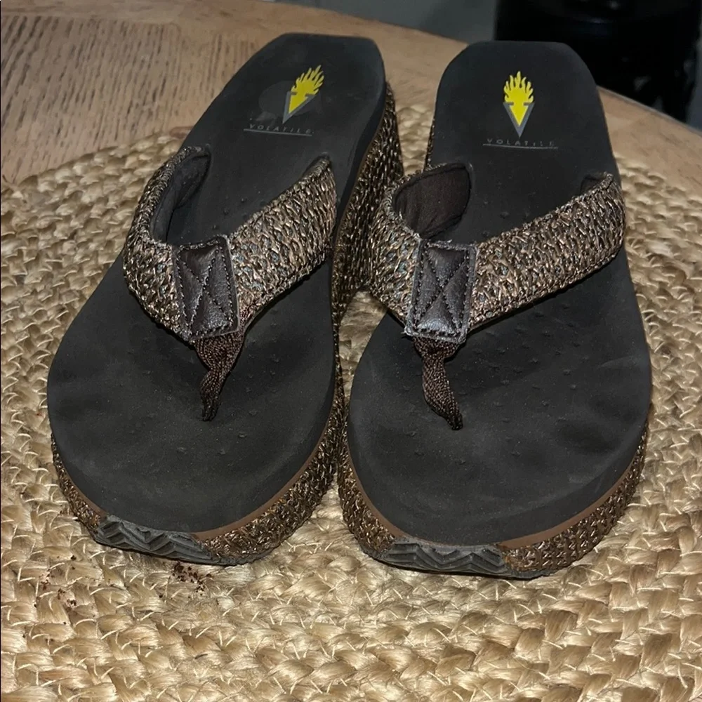 Volatile Island Sandal size 7